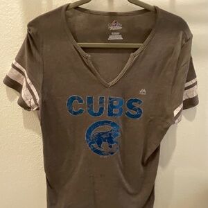 Chicago Cubs gray tee-shirt